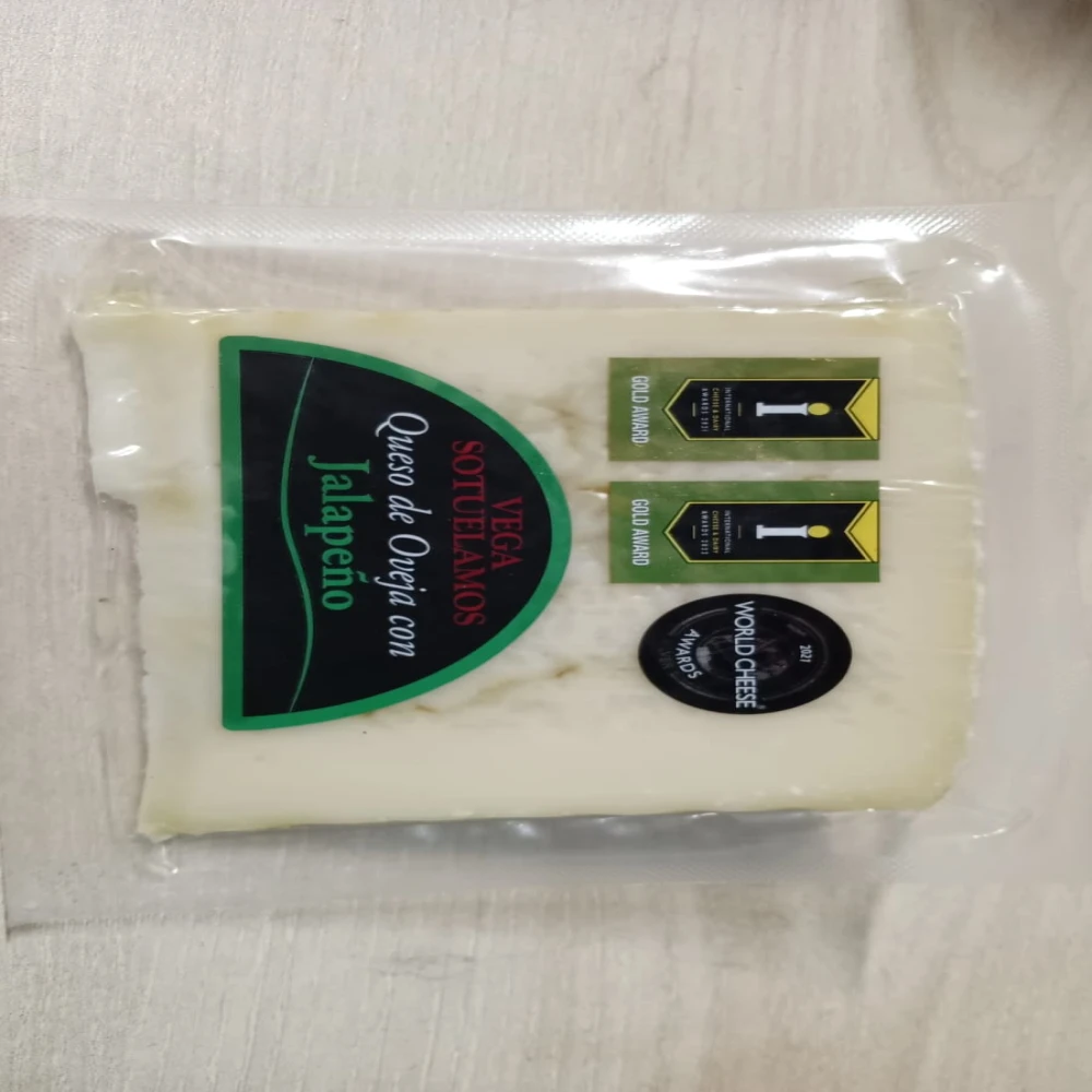Vega Sotuelamos Sheep Cheese With Jalapeno 200Gm Es